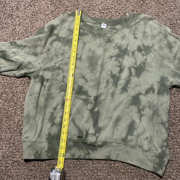 2 Old Navy Crewneck Women’s Sweatshirts - Picture 4 of 7